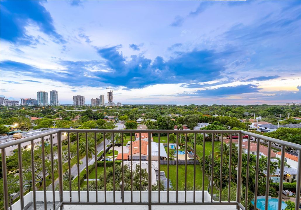 最近租的: $2,500 (1 贝兹, 1 浴室, 692 平方英尺)