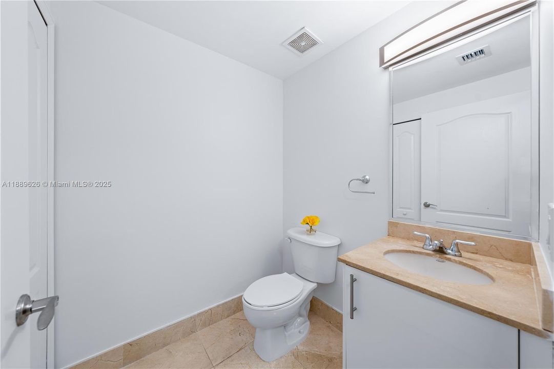 最近租的: $2,500 (1 贝兹, 1 浴室, 692 平方英尺)