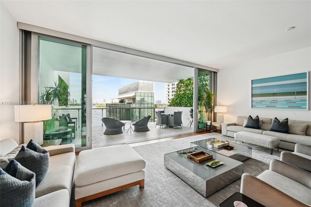 待售: $3,975,000 (3 贝兹, 3 浴室, 2269 平方英尺)