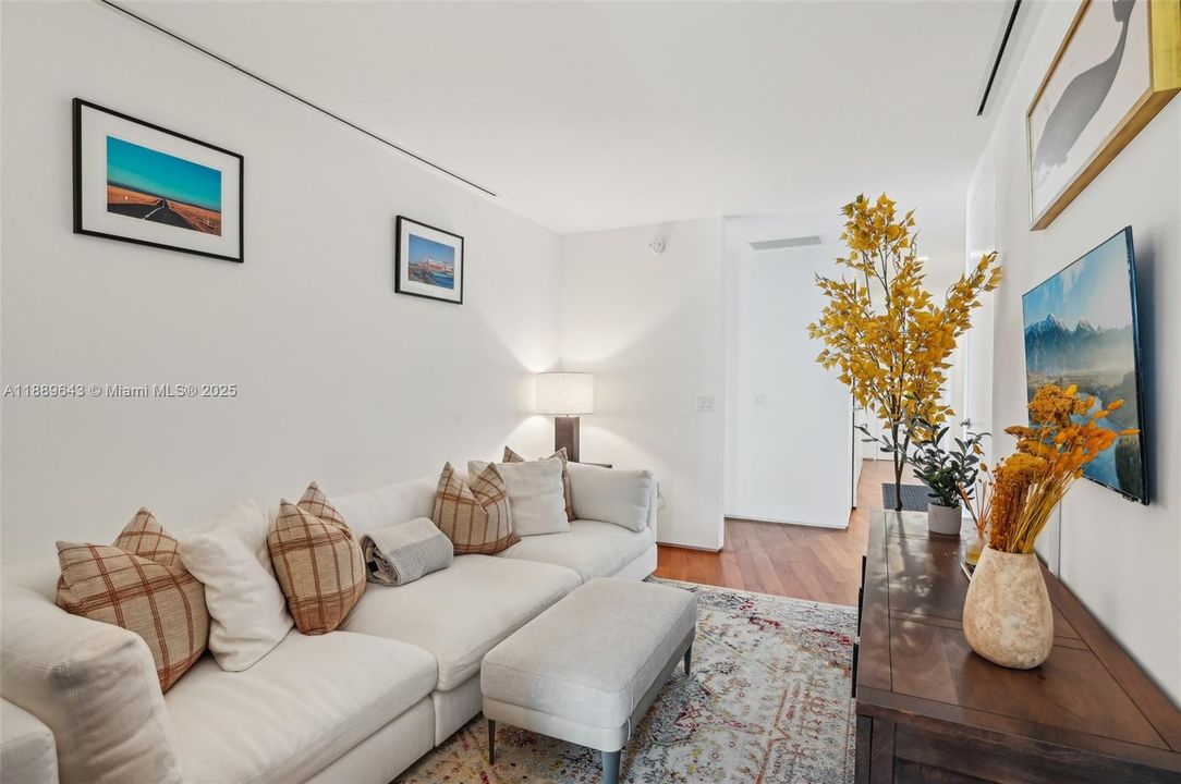 待售: $3,975,000 (3 贝兹, 3 浴室, 2269 平方英尺)