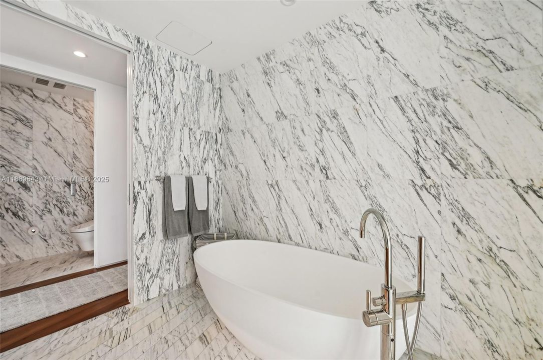 待售: $3,975,000 (3 贝兹, 3 浴室, 2269 平方英尺)