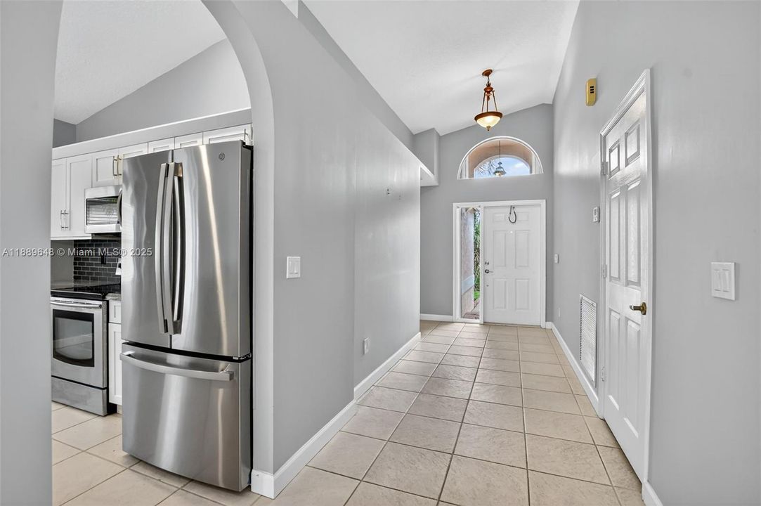 На продажу: $599,900 (3 спален, 2 ванн, 1714 Квадратных фут)