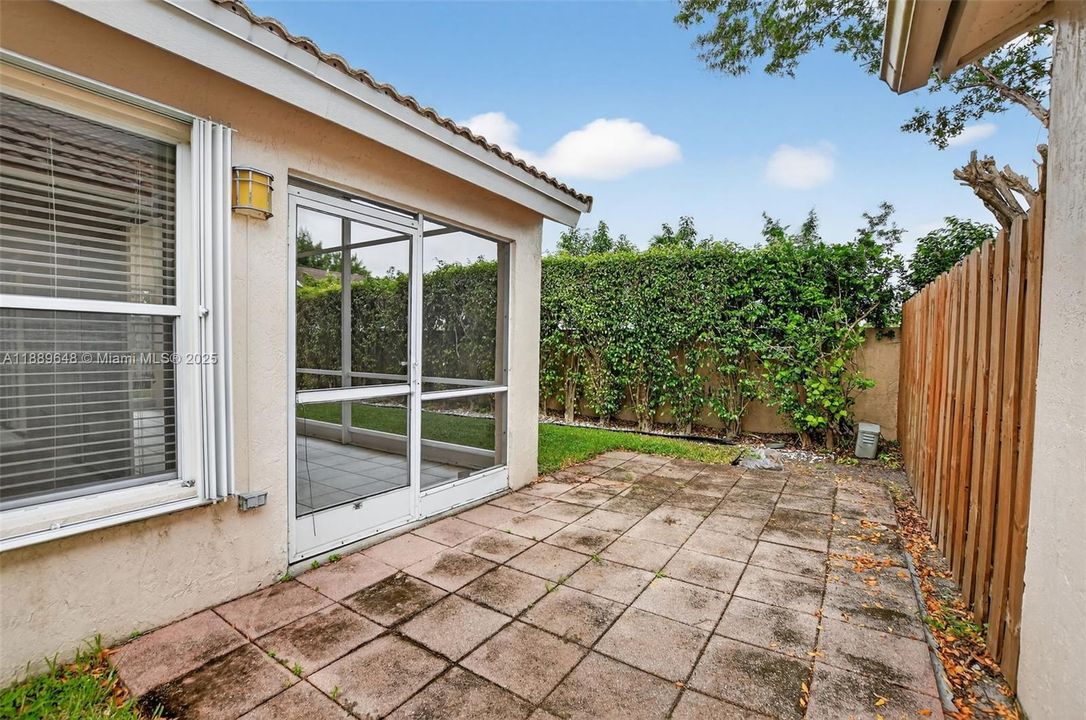 На продажу: $599,900 (3 спален, 2 ванн, 1714 Квадратных фут)