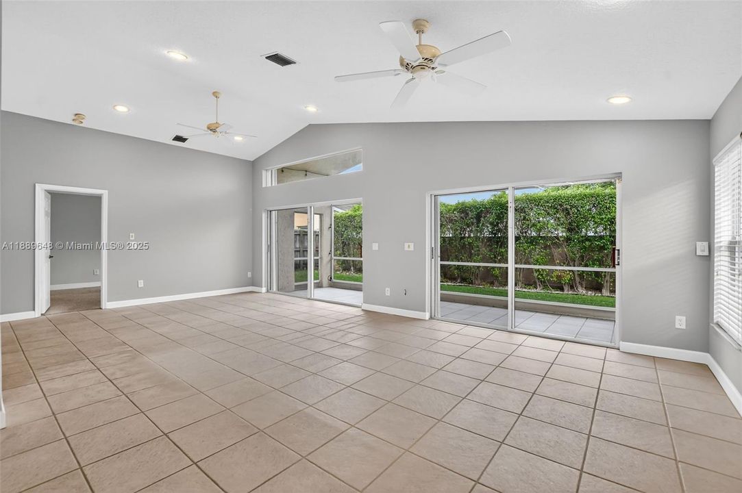 На продажу: $599,900 (3 спален, 2 ванн, 1714 Квадратных фут)