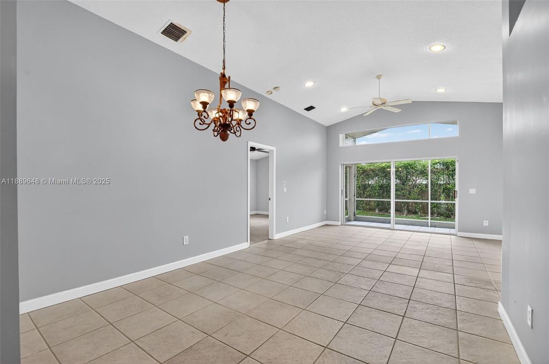 На продажу: $599,900 (3 спален, 2 ванн, 1714 Квадратных фут)