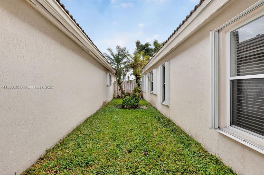 На продажу: $599,900 (3 спален, 2 ванн, 1714 Квадратных фут)