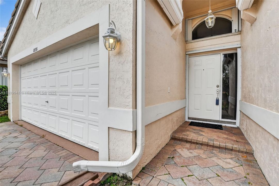 На продажу: $599,900 (3 спален, 2 ванн, 1714 Квадратных фут)