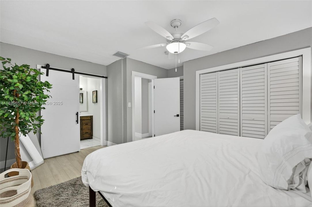 Active With Contract: $754,900 (3 beds, 2 baths, 1443 Square Feet)