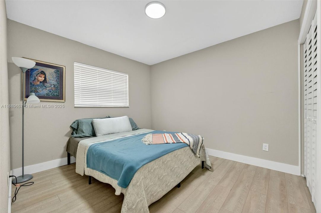 Active With Contract: $754,900 (3 beds, 2 baths, 1443 Square Feet)