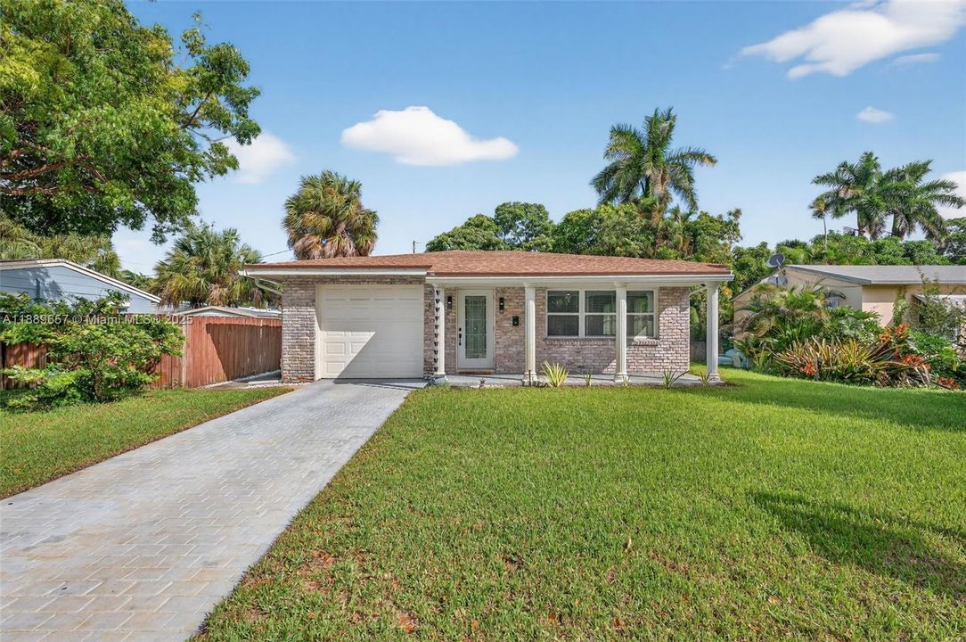 Active With Contract: $754,900 (3 beds, 2 baths, 1443 Square Feet)