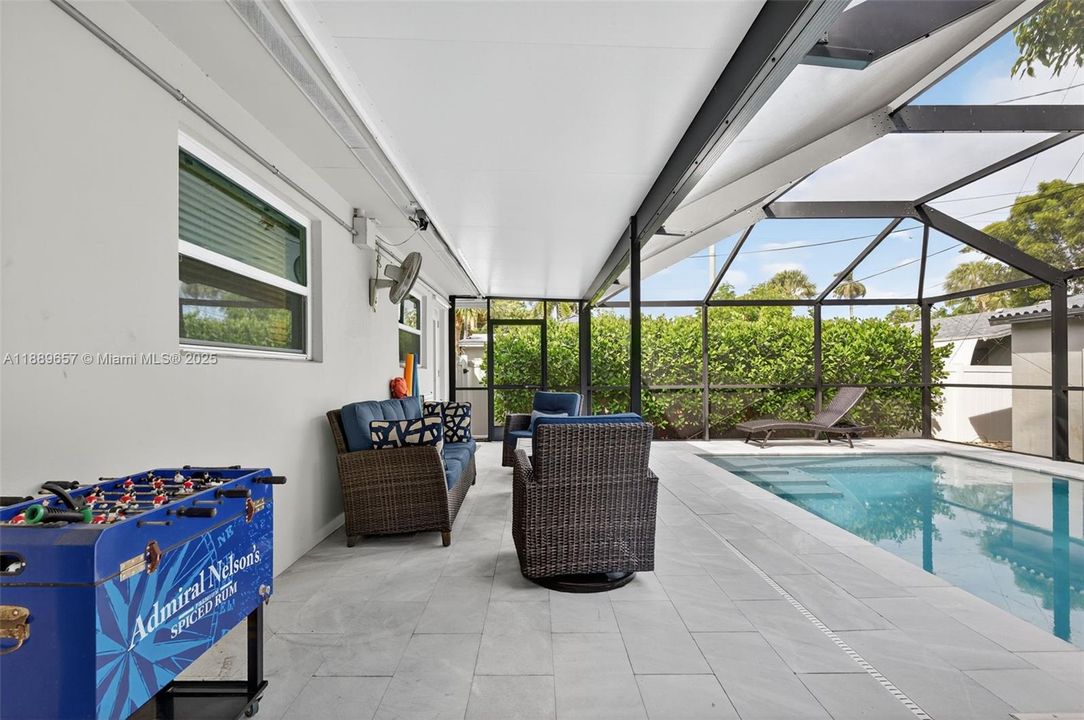 Active With Contract: $754,900 (3 beds, 2 baths, 1443 Square Feet)