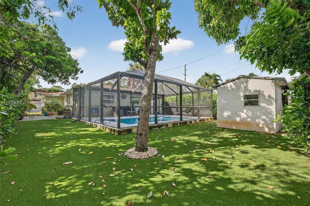 Active With Contract: $754,900 (3 beds, 2 baths, 1443 Square Feet)