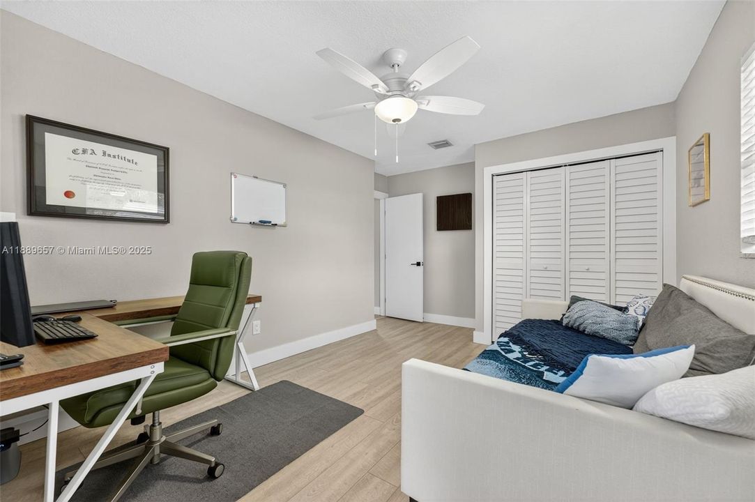 Active With Contract: $754,900 (3 beds, 2 baths, 1443 Square Feet)