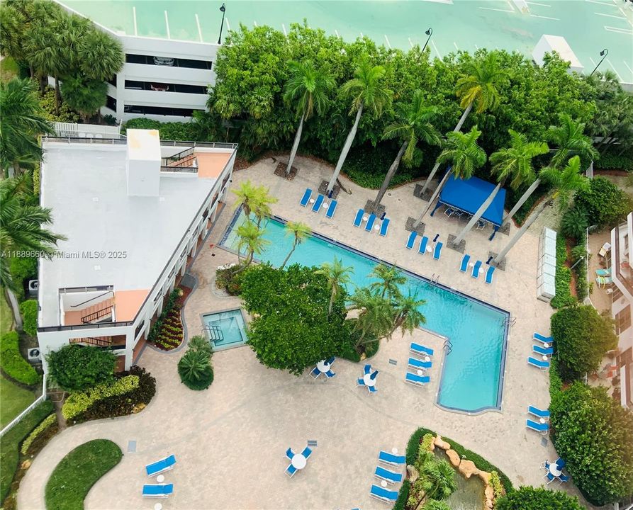 Recently Sold: $850,000 (3 beds, 4 baths, 2503 Square Feet)