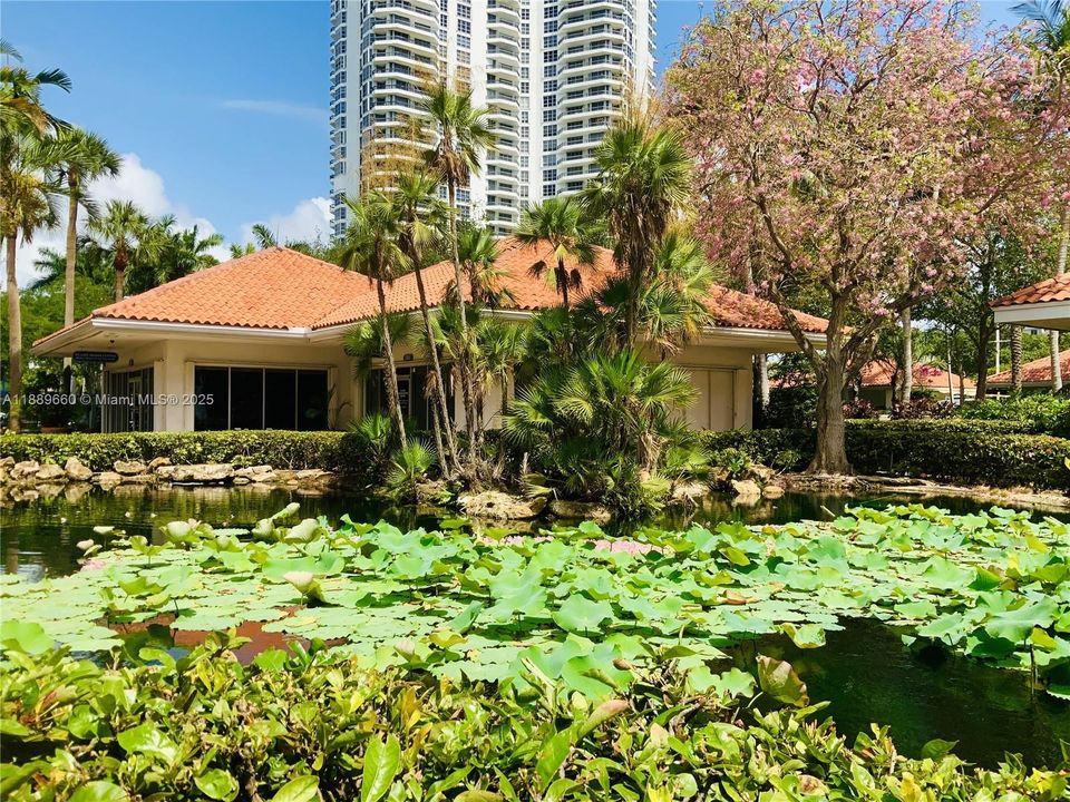 Recently Sold: $850,000 (3 beds, 4 baths, 2503 Square Feet)