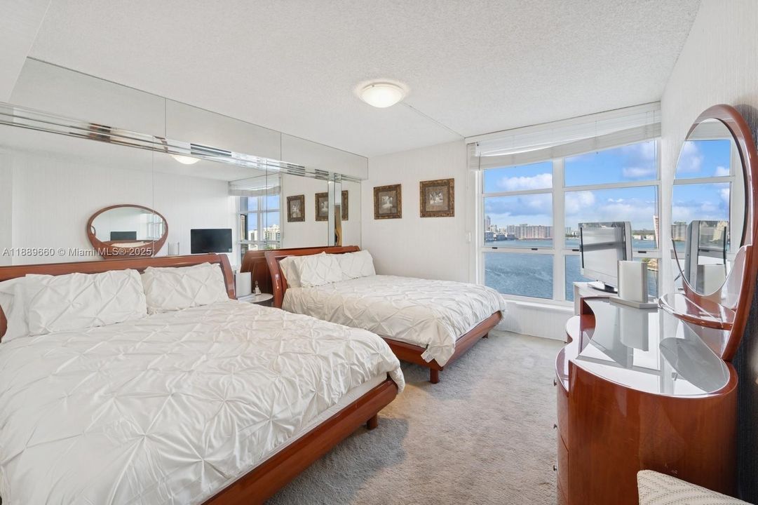 Recently Sold: $850,000 (3 beds, 4 baths, 2503 Square Feet)