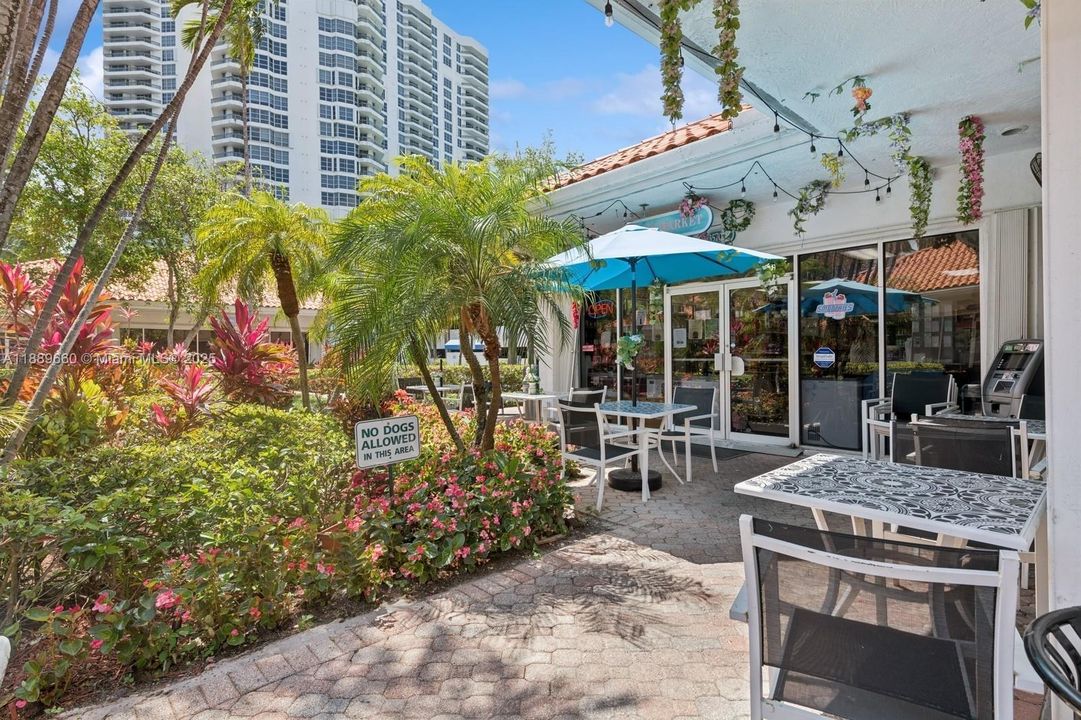 Recently Sold: $850,000 (3 beds, 4 baths, 2503 Square Feet)