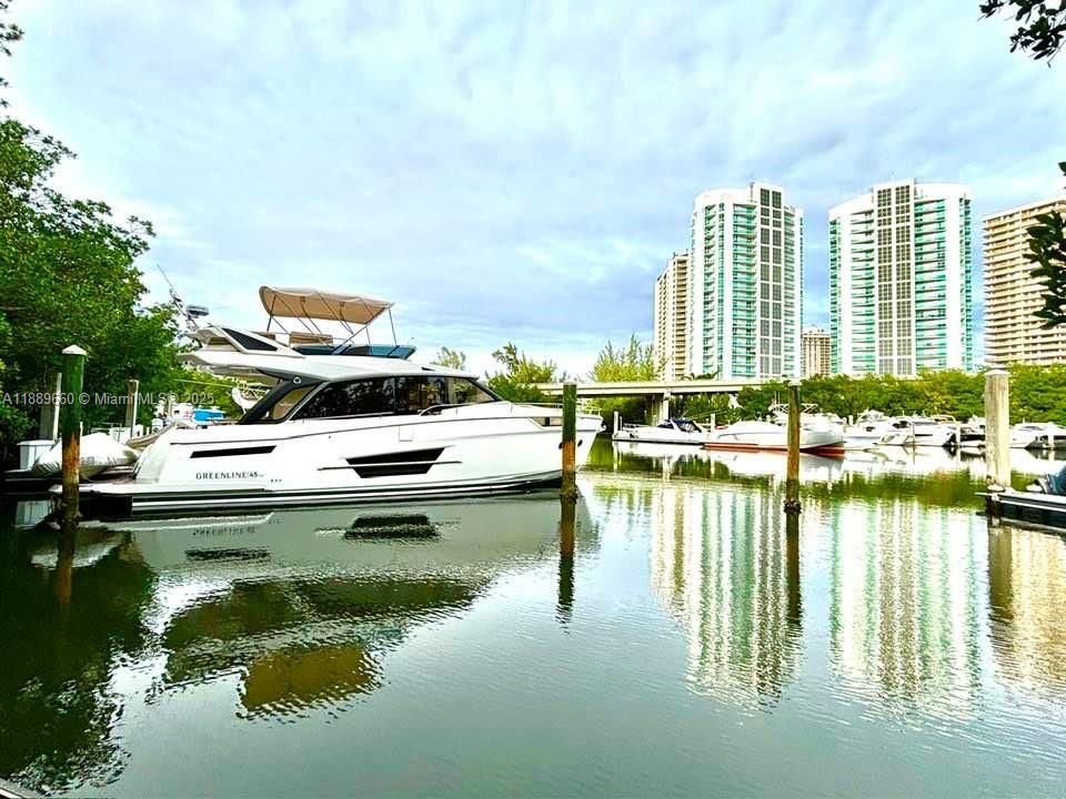 Recently Sold: $850,000 (3 beds, 4 baths, 2503 Square Feet)