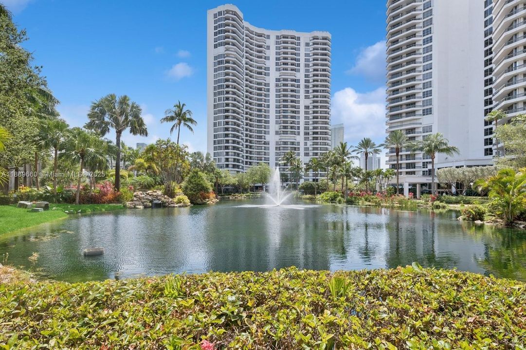 Recently Sold: $850,000 (3 beds, 4 baths, 2503 Square Feet)