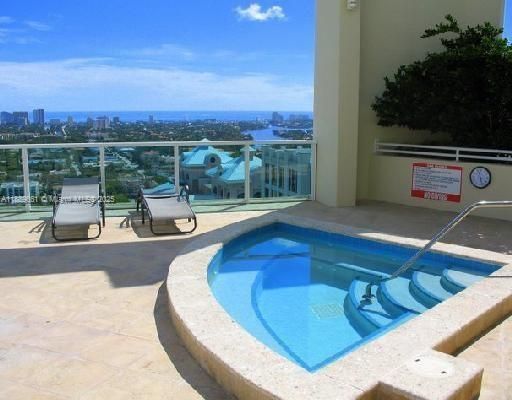 Active With Contract: $3,350 (2 beds, 2 baths, 1297 Square Feet)