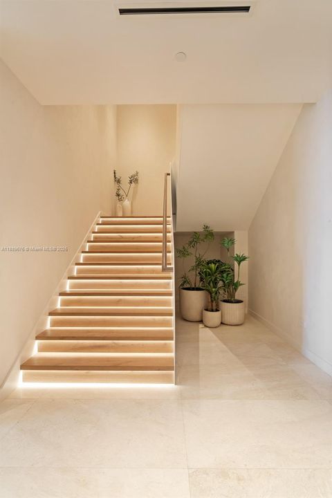 For Sale: $25,000,000 (5 beds, 7 baths, 6695 Square Feet)