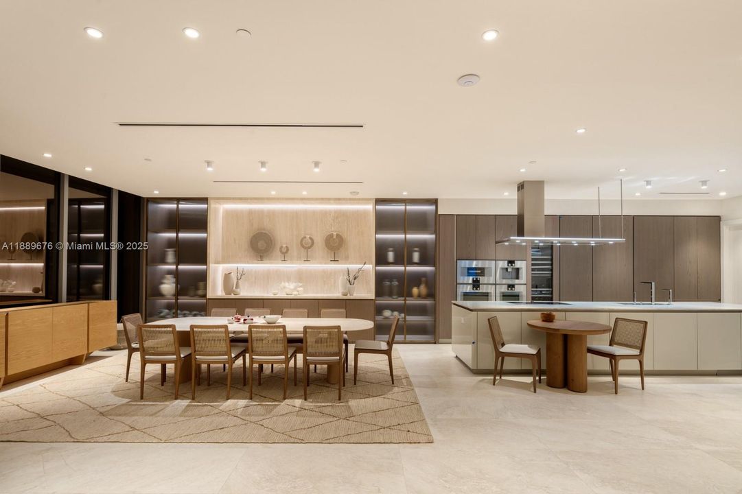 For Sale: $25,000,000 (5 beds, 7 baths, 6695 Square Feet)