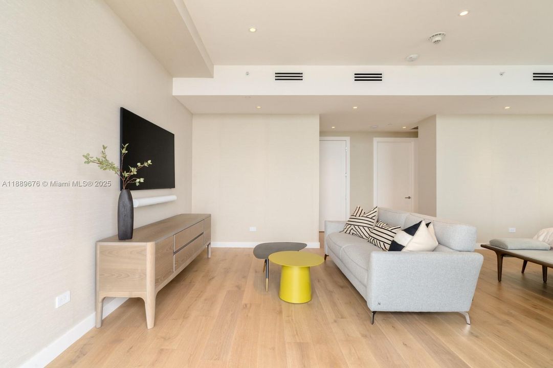 For Sale: $25,000,000 (5 beds, 7 baths, 6695 Square Feet)