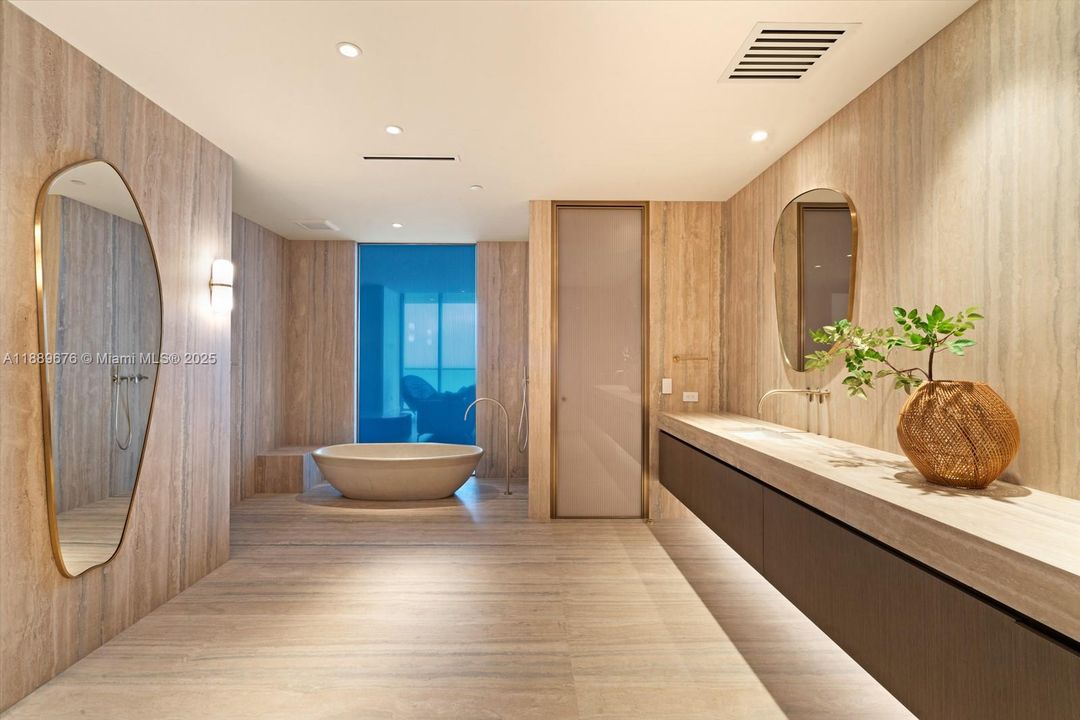 For Sale: $25,000,000 (5 beds, 7 baths, 6695 Square Feet)