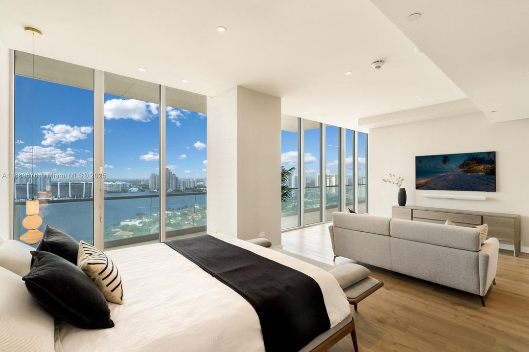 For Sale: $25,000,000 (5 beds, 7 baths, 6695 Square Feet)