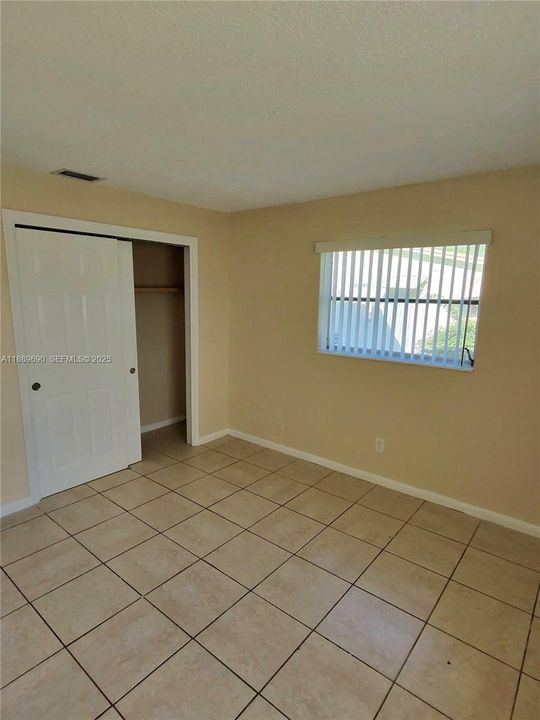 Под контрактом: $2,900 (4 спален, 2 ванн, 1342 Квадратных фут)