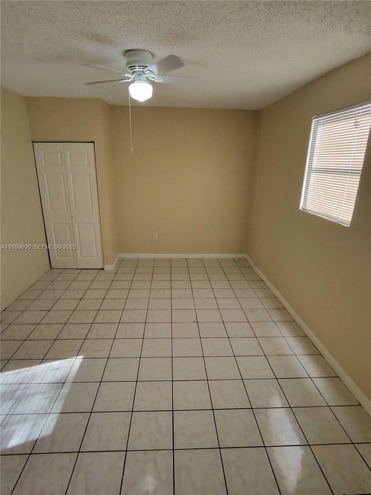 Под контрактом: $2,900 (4 спален, 2 ванн, 1342 Квадратных фут)