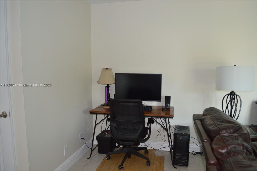 Active With Contract: $278,000 (2 beds, 2 baths, 1252 Square Feet)