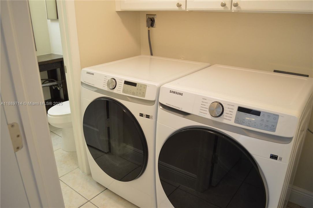 Active With Contract: $278,000 (2 beds, 2 baths, 1252 Square Feet)