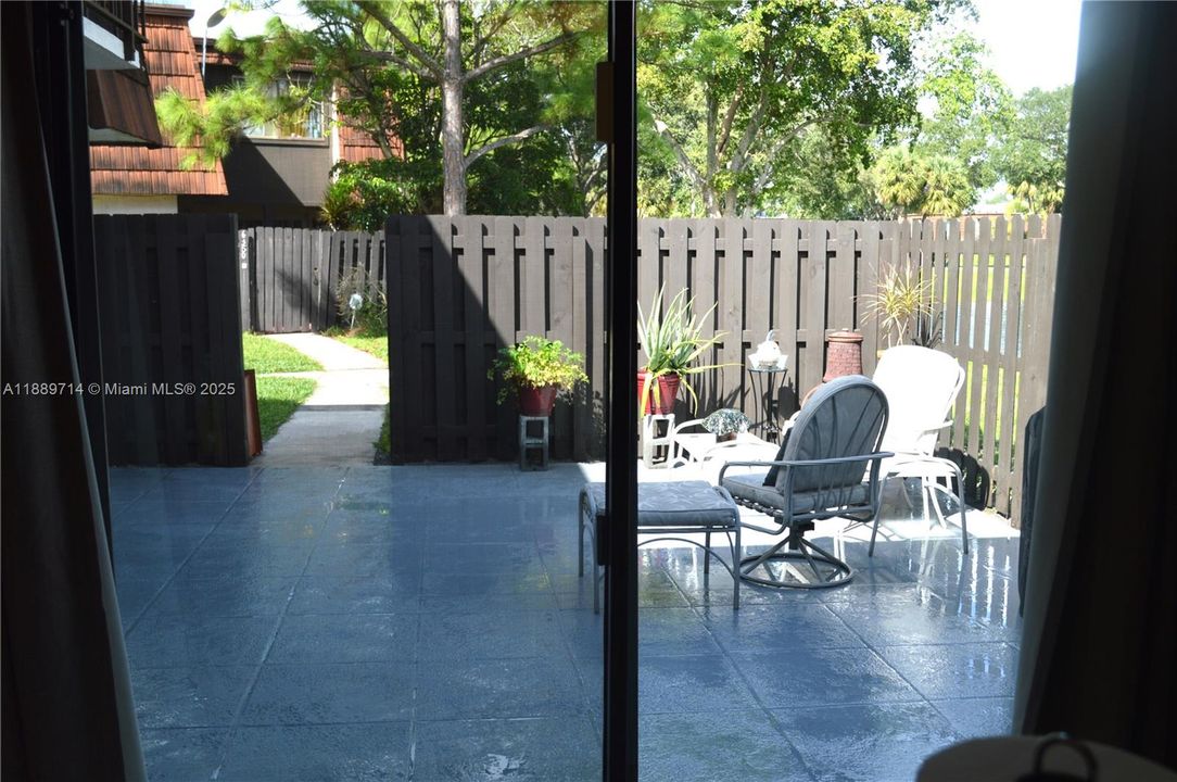 Active With Contract: $278,000 (2 beds, 2 baths, 1252 Square Feet)