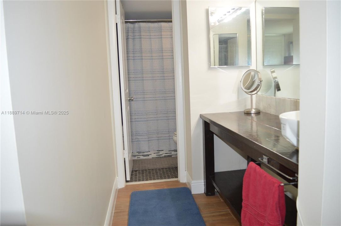 Active With Contract: $278,000 (2 beds, 2 baths, 1252 Square Feet)