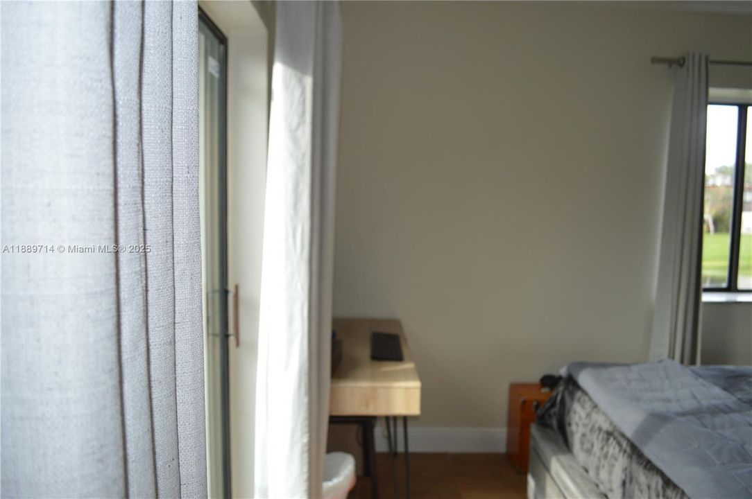 Active With Contract: $278,000 (2 beds, 2 baths, 1252 Square Feet)