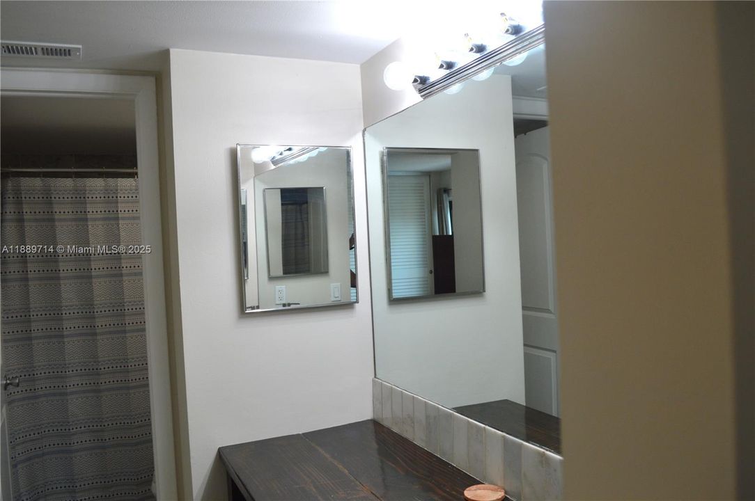 Active With Contract: $278,000 (2 beds, 2 baths, 1252 Square Feet)