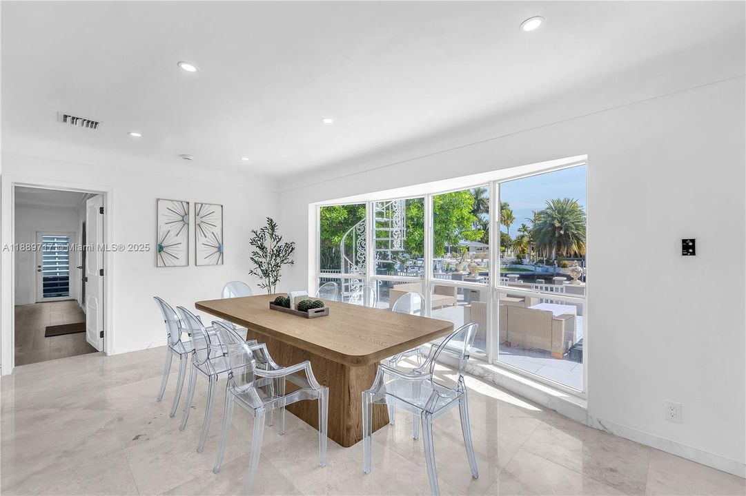 待售: $4,500,000 (7 贝兹, 6 浴室, 6575 平方英尺)