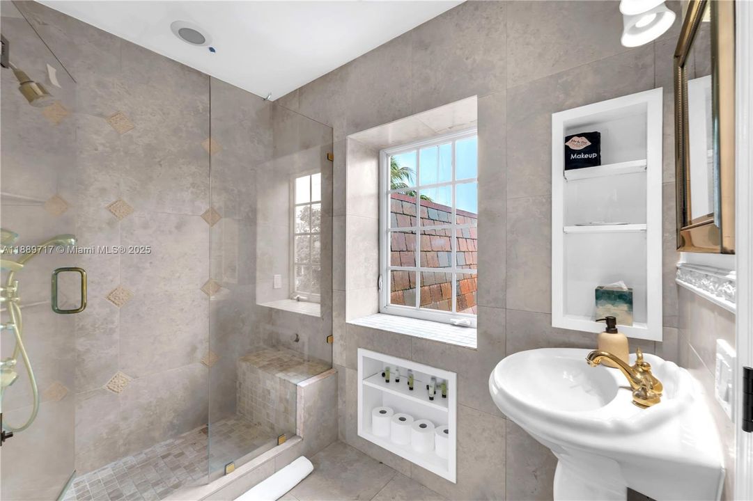 待售: $4,500,000 (7 贝兹, 6 浴室, 6575 平方英尺)