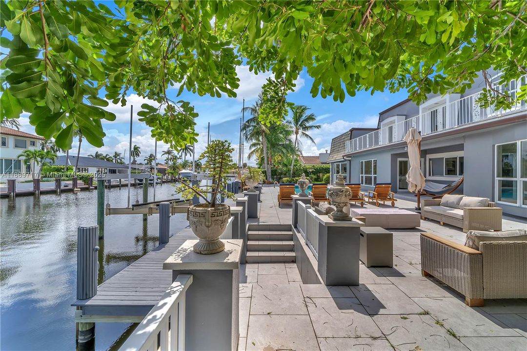 待售: $4,500,000 (7 贝兹, 6 浴室, 6575 平方英尺)