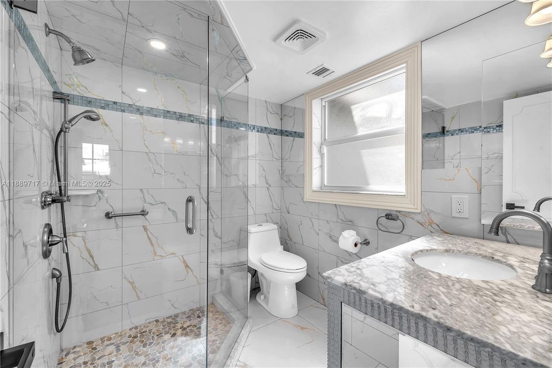 待售: $4,500,000 (7 贝兹, 6 浴室, 6575 平方英尺)