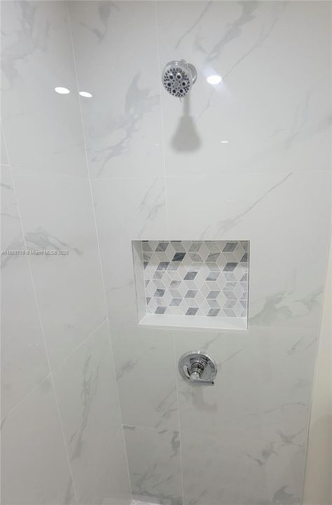 最近租的: $1,400 (1 贝兹, 1 浴室, 2310 平方英尺)