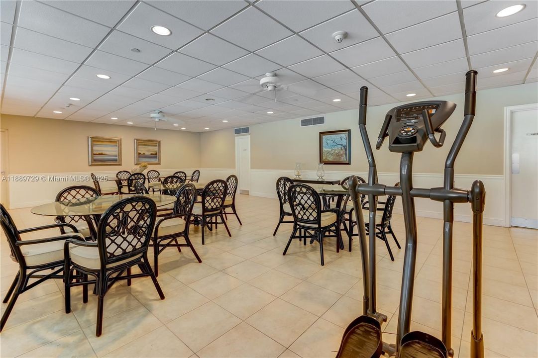 最近租的: $4,200 (2 贝兹, 2 浴室, 1325 平方英尺)