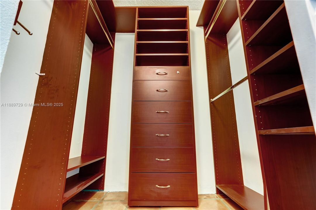 最近租的: $4,200 (2 贝兹, 2 浴室, 1325 平方英尺)