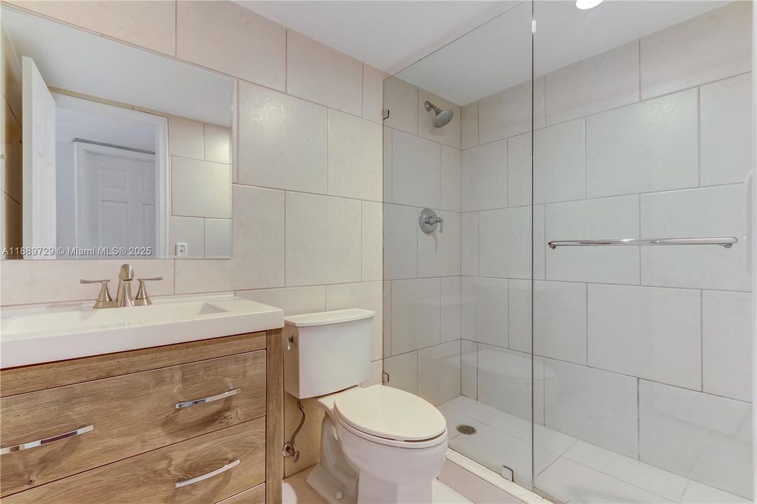 最近租的: $4,200 (2 贝兹, 2 浴室, 1325 平方英尺)