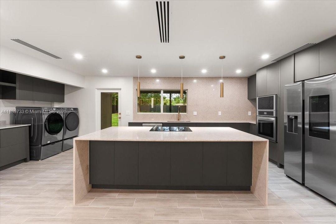 For Sale: $1,285,000 (5 beds, 3 baths, 2579 Square Feet)