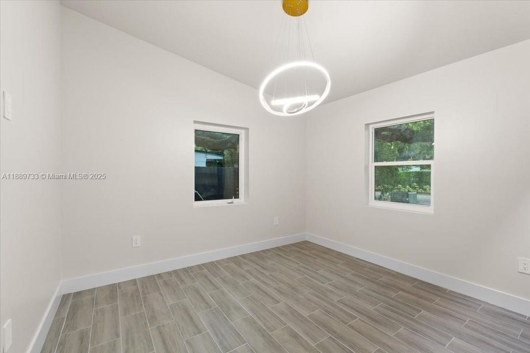 For Sale: $1,285,000 (5 beds, 3 baths, 2579 Square Feet)