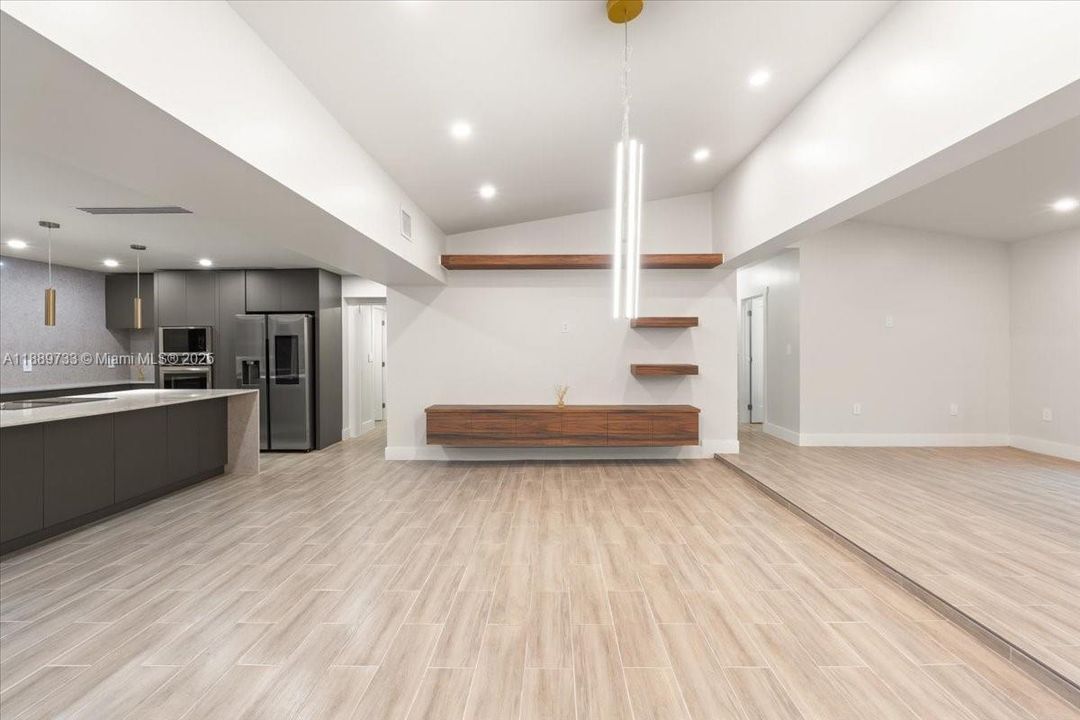 For Sale: $1,285,000 (5 beds, 3 baths, 2579 Square Feet)