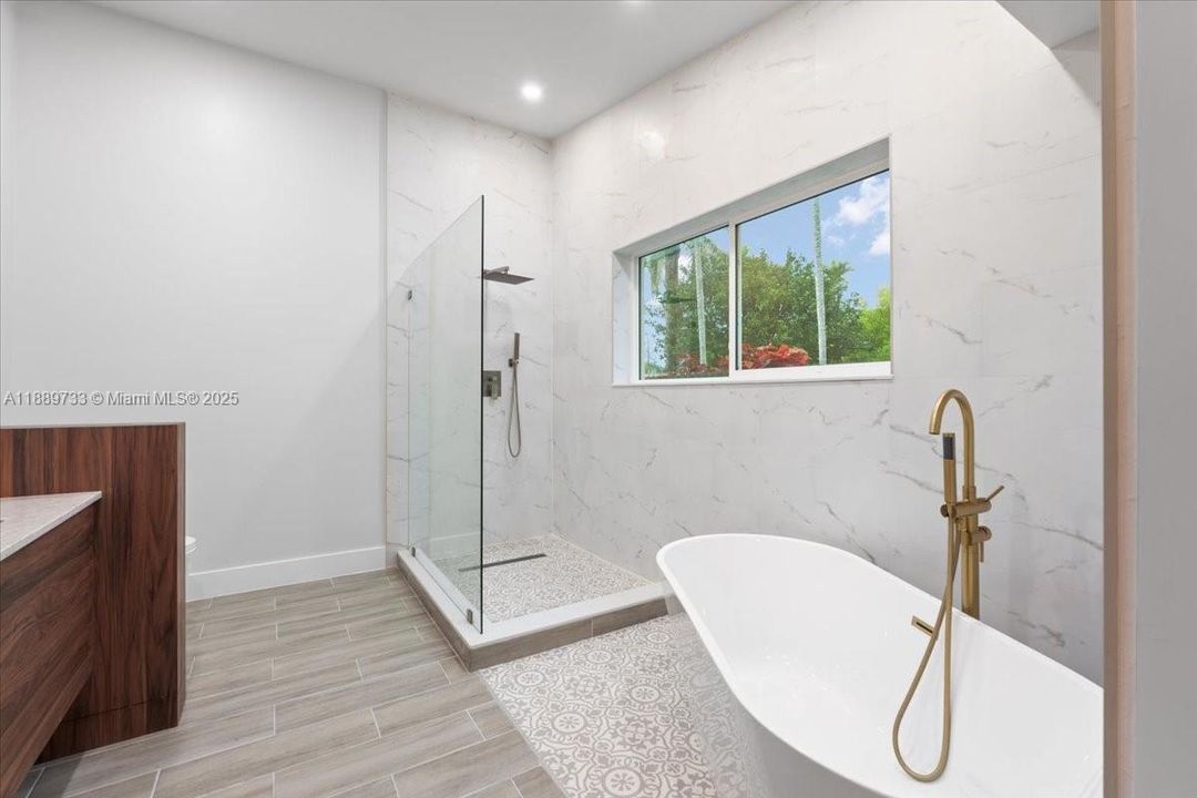 For Sale: $1,285,000 (5 beds, 3 baths, 2579 Square Feet)