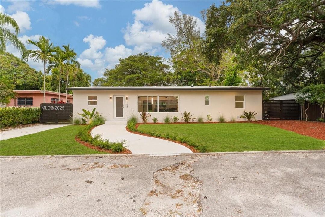 For Sale: $1,285,000 (5 beds, 3 baths, 2579 Square Feet)